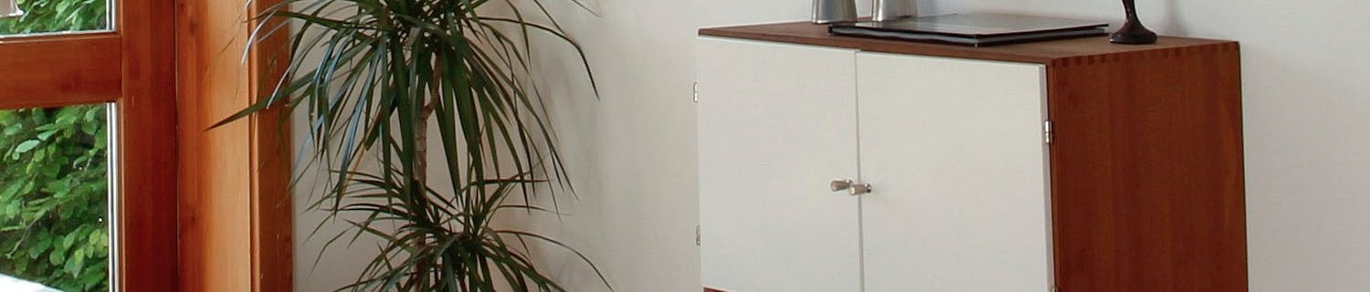 Sileä seinäpinta hetkessä